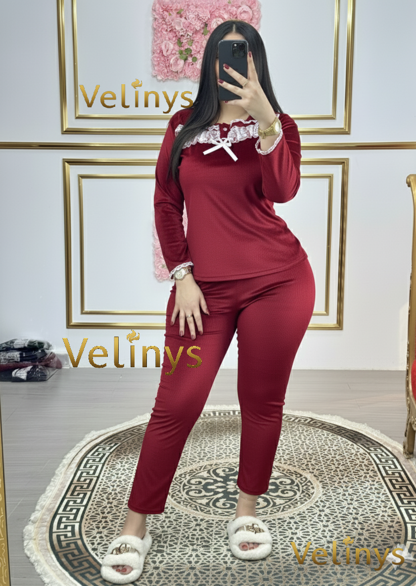 بيجامة العهد الفيكتوري 